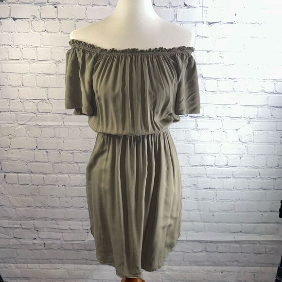 👗 Splendid Green Dress - Size Small - Versatile Shoulder Style - - Picture 1 of 5